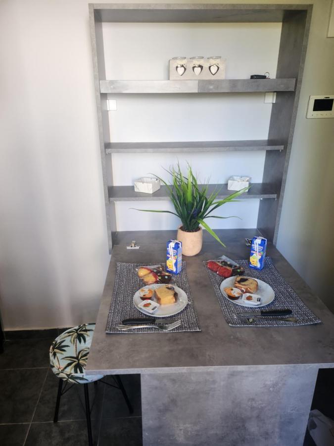 Small Luxury Apartment Anavyssos Zewnętrze zdjęcie