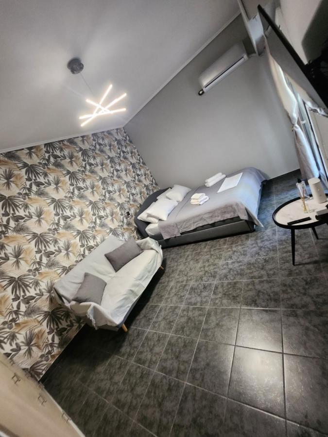 Small Luxury Apartment Anavyssos Zewnętrze zdjęcie